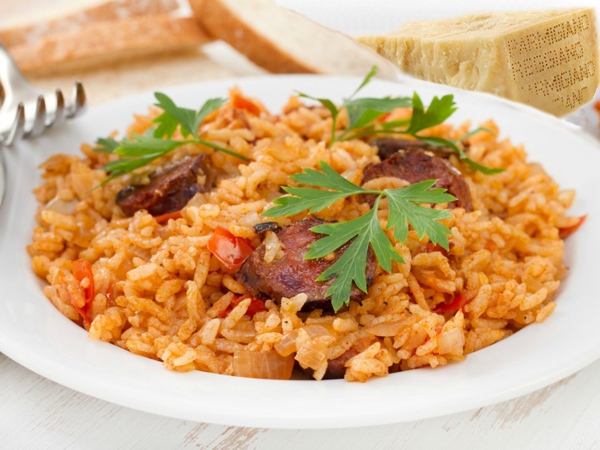 Arroz con longaniza y queso