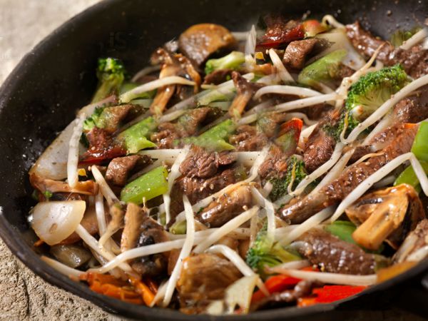 Lengua en salsa con verduras