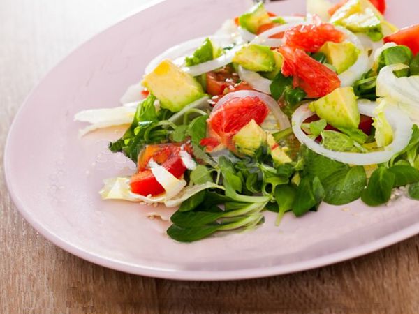 Ensalada aguacate y tomate