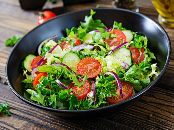 Ensalada con salsa verde