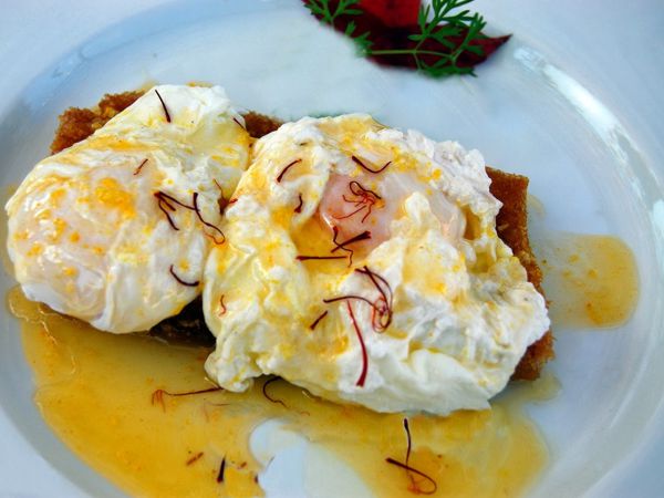 Huevos al azafrán