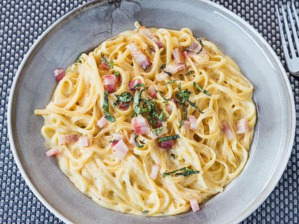 Tallarines a la carbonara