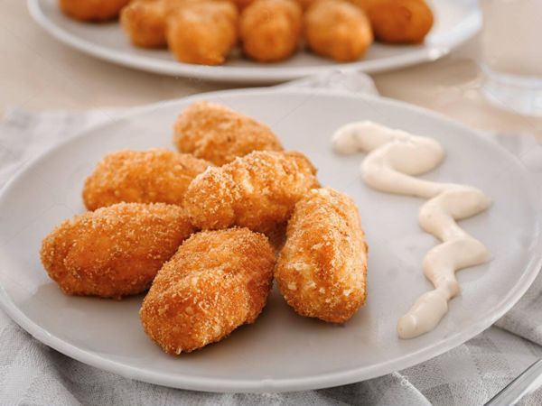 Croquetas de gambas con salsa tártara