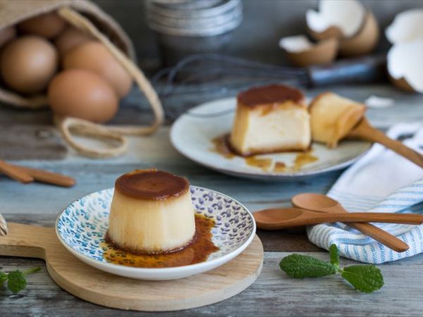 Flan de leche condensada y almendras