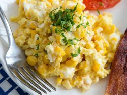  Revuelto de queso y maíz