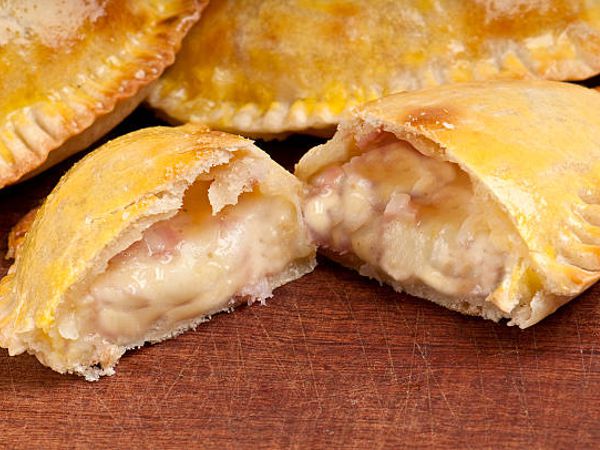 Empanadillas de queso y bechamel